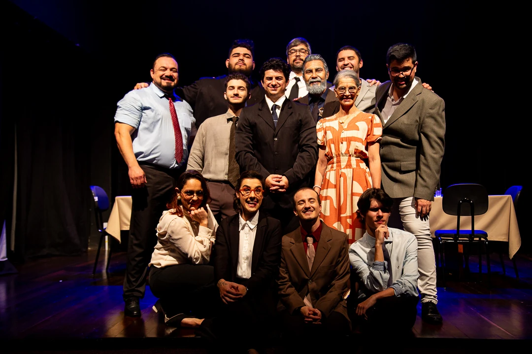 Elenco de 12 Jurados e Uma Sentença